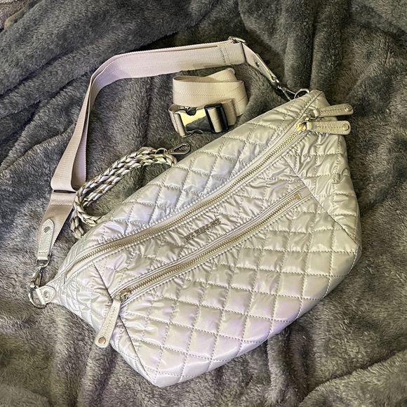 Mz Wallace
Silver Crosby Crossbody Sling Bag - Picture 3 of 3